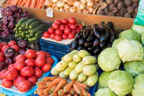 mercato estivo del sabato  1 maggio - 30 settembre spostamento temporaneo produttori agricoli in Piazza Ermete Re 