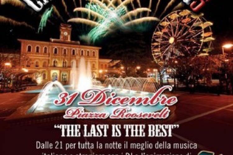 La Regina si prepara a festeggiare il Capodanno con Radio Studio + e i Disco Inferno