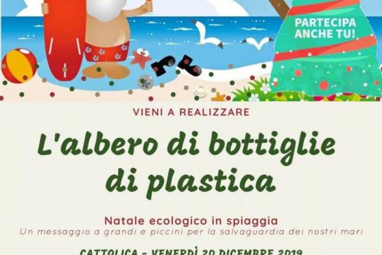 L'ALBERO DI BOTTIGLIE DI PLASTICA